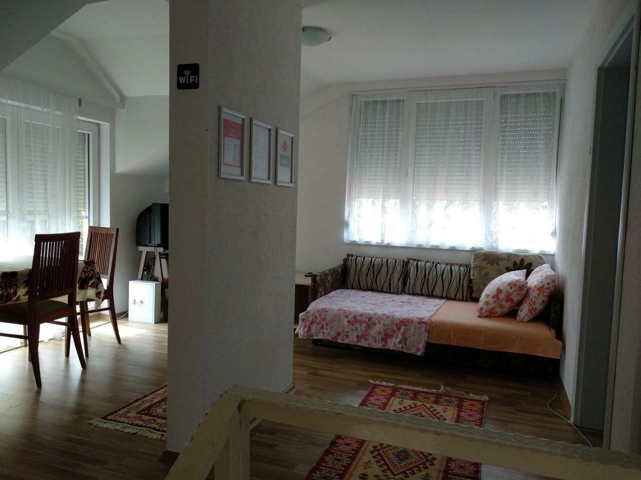 Family House Near Motorway 6 Guests 3 Bedrooms Велес Екстер'єр фото